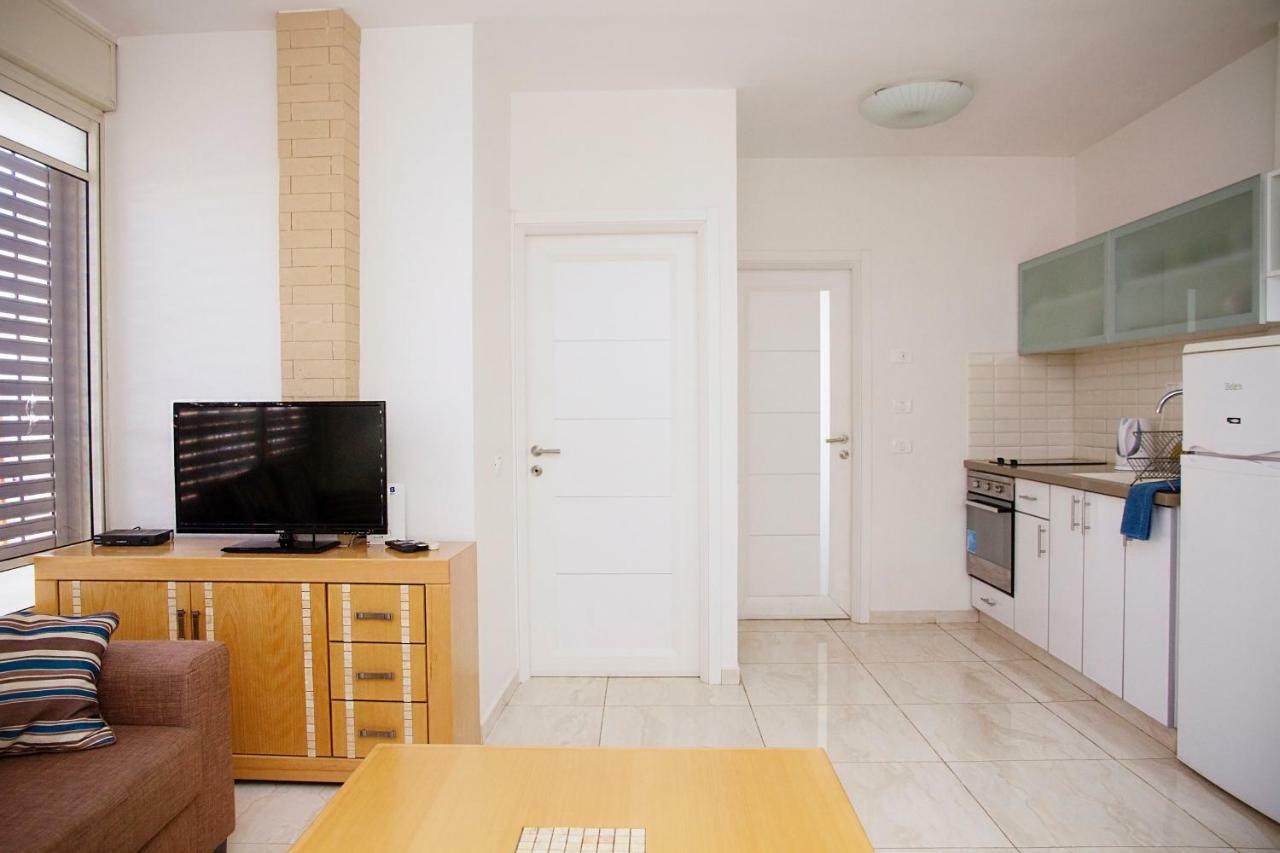 Apartments4You Dinara Bat Yam Exterior photo